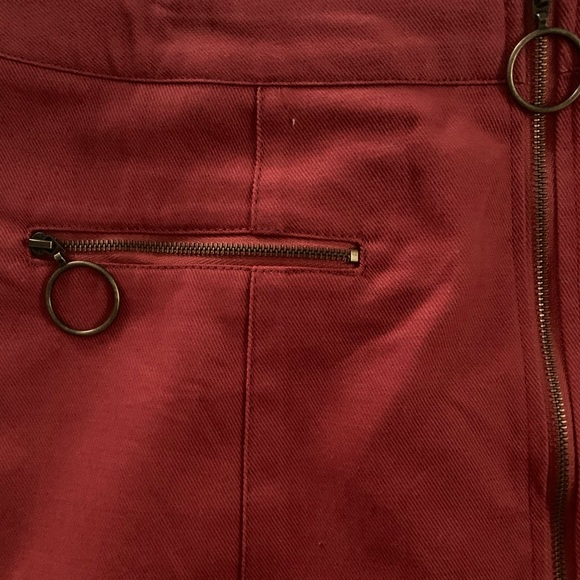 3/$35🌻 Charlotte Russe Coral Zip Up Mini Skirt - Picture 3 of 6